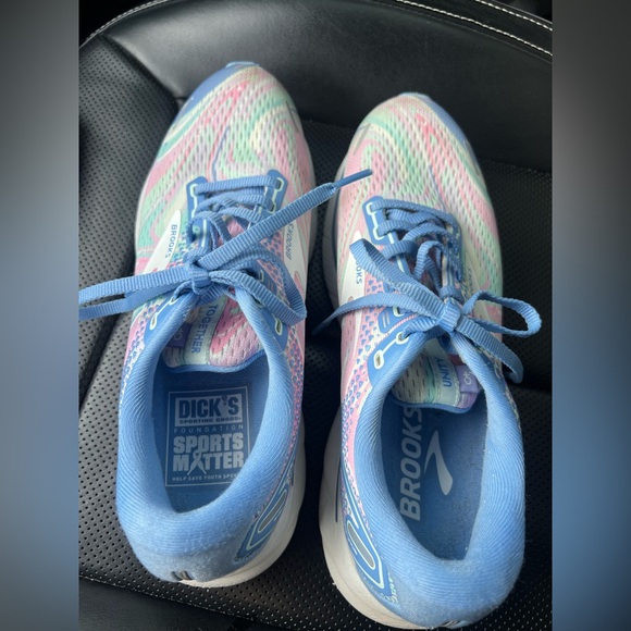 Brooks Ghost size 8.5 - Picture 2 of 5